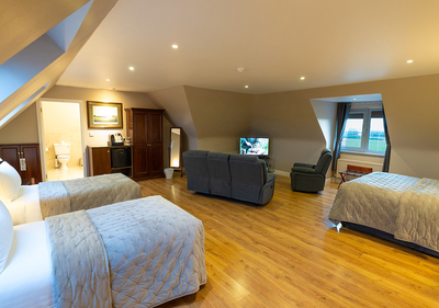 Junior Suite-Family-Ensuite with Bath-Sea View-Golf Course view - Room 2