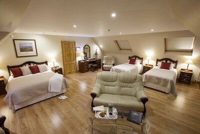 Junior Suite-Family-Ensuite with Bath-Sea View-Golf Course view - Room 2